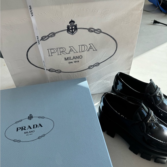 NIB Prada Monolith Patent Leather Loafers 38 Silver Enamel Prada Logo - Picture 11 of 11